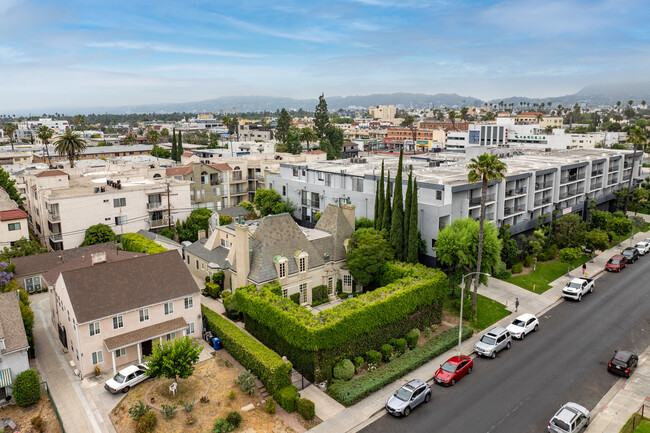 Kingsley Villa in Los Angeles, CA - Building Photo - Building Photo