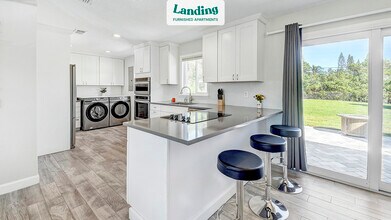 125 SE 6th Ave-Unit -1.1290820 in Boynton Beach, FL - Building Photo - Building Photo