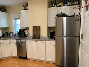 41 Cross St, Unit A in Somerville, MA - Foto de edificio - Building Photo