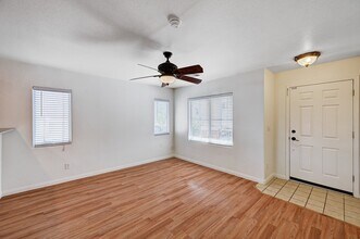 9065 Diamond Bridge Ave in Las Vegas, NV - Building Photo - Building Photo