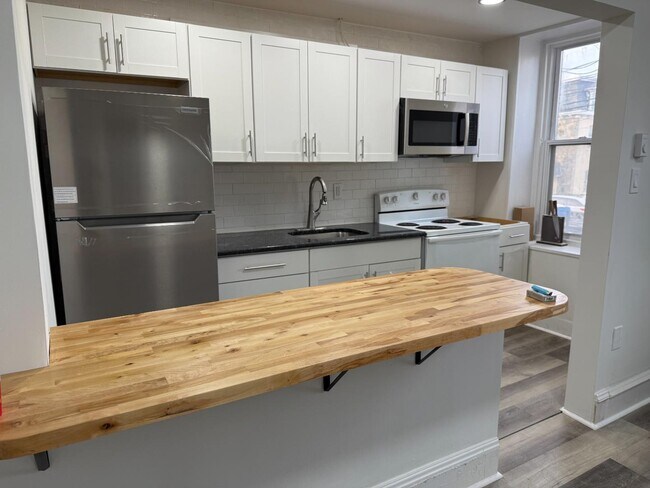 5600 Greene St in Philadelphia, PA - Building Photo - Building Photo