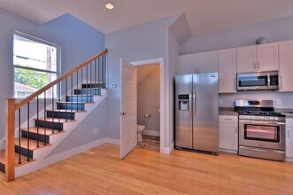 3205 Gravier Street, Unit Front Unit in New Orleans, LA - Building Photo - Building Photo