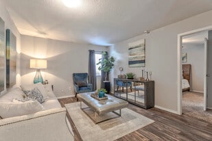 Oasis in Dallas, TX - Building Photo