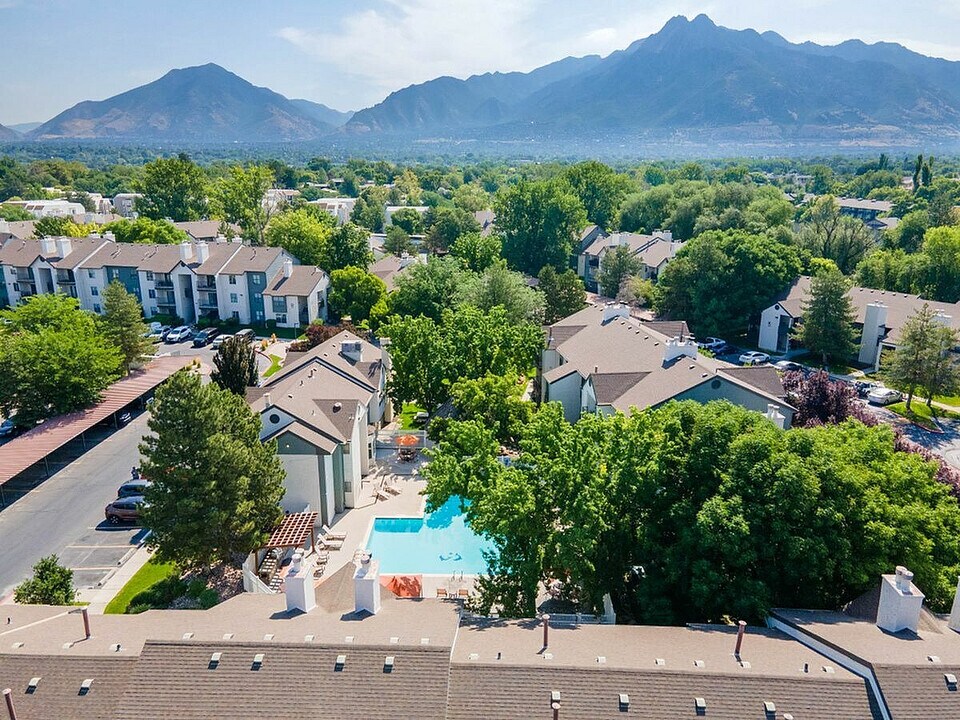 Cottonwood Apartments in Salt Lake City, UT - Building Photo