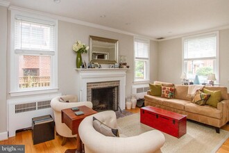 204 S Ivy St in Arlington, VA - Building Photo - Building Photo