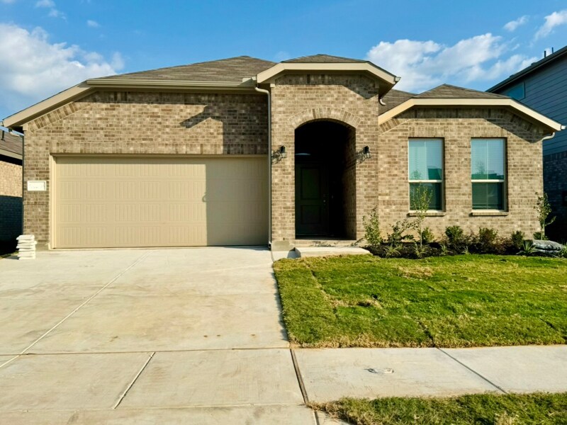 16032 Farringdon St in Northlake, TX - Building Photo