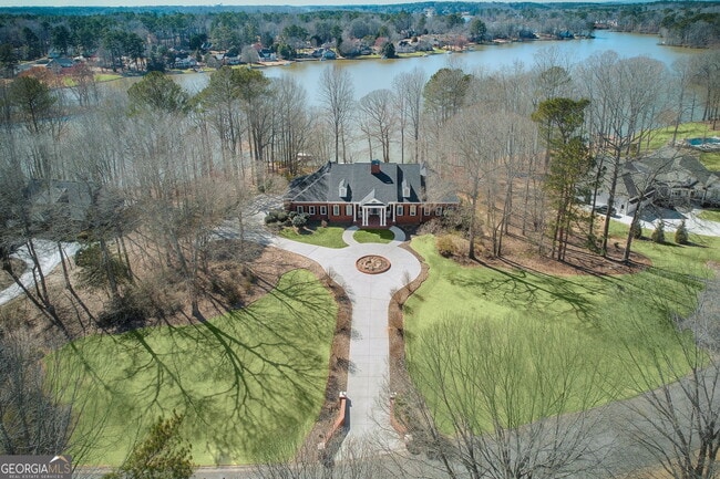 300 Island Cove Dr in Newnan, GA - Building Photo - Building Photo