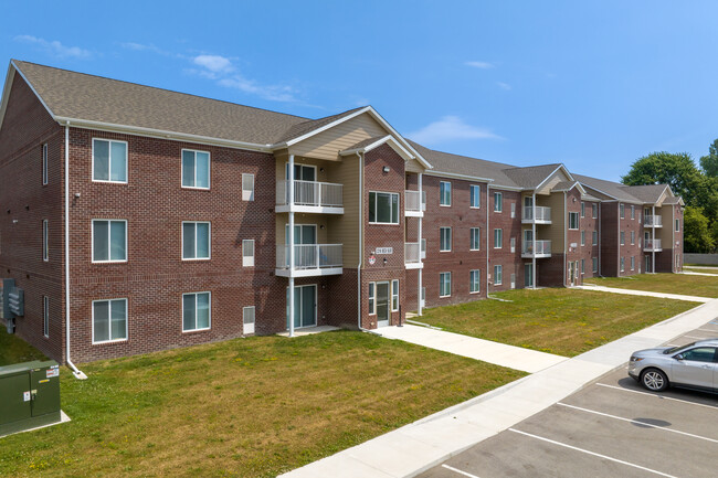 Miles Apartments in Fort Gratiot Township, MI - Foto de edificio - Building Photo