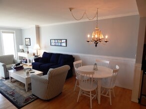 1 Seacliff Ave, Unit 4B in Old Orchard Beach, ME - Foto de edificio - Building Photo