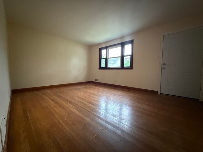 238 Pandolfi Ave in Secaucus, NJ - Building Photo - Building Photo