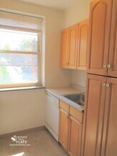 5712 Phillips Ave, Unit B6 in Pittsburgh, PA - Foto de edificio - Building Photo