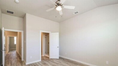 1304 Creekbank Dr in McKinney, TX - Building Photo - Building Photo