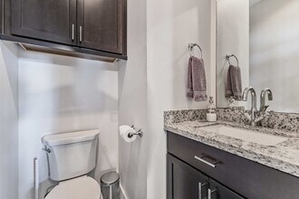 2114 Sabine St in Houston, TX - Foto de edificio - Building Photo