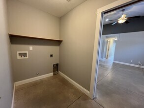 5326 Hillside133 in Wichita, KS - Building Photo - Building Photo