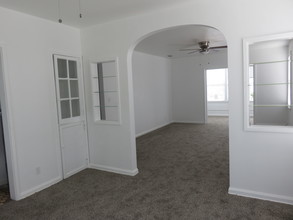 323 S Grandview Ave in Daytona Beach, FL - Building Photo - Interior Photo