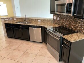 12035 Cardinal Flower Dr in Riverview, FL - Foto de edificio - Building Photo