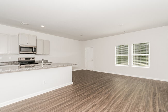 Oakwood Village in Milledgeville, GA - Building Photo - Building Photo