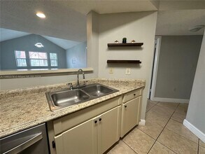 10500 SW 155th Ct in Miami, FL - Foto de edificio - Building Photo