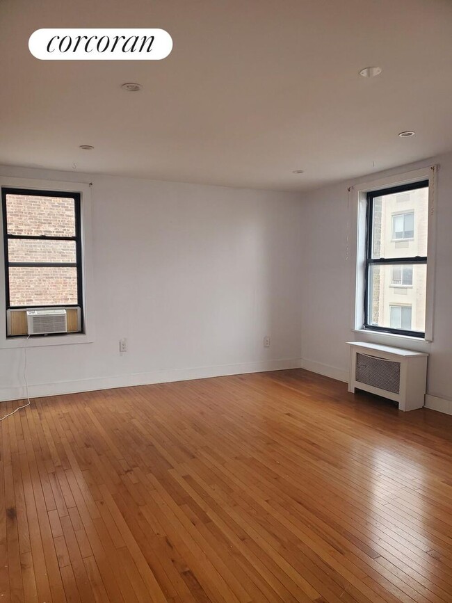 720 Riverside Dr in New York, NY - Building Photo - Building Photo