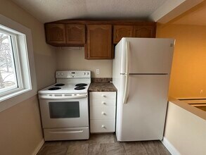 2168 Rae St in Regina, SK - Building Photo - Building Photo