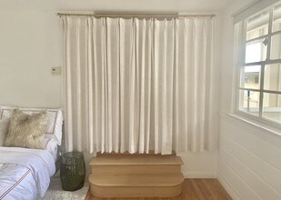 1271 Ozeta Terrace in West Hollywood, CA - Building Photo - Building Photo