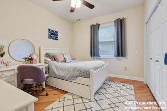 1438 W Belmont Ave, Unit 3 in Chicago, IL - Building Photo - Building Photo