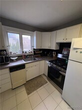 572 W Ferry St in Buffalo, NY - Building Photo - Building Photo