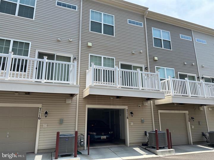 7118 Rowlock Aly in Beltsville, MD - Building Photo