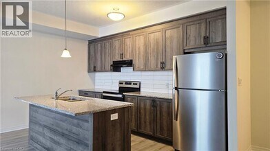 142 Foamflower Pl in Waterloo, ON - Building Photo - Building Photo