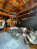 312 N May St, Unit 4F in Chicago, IL - Building Photo