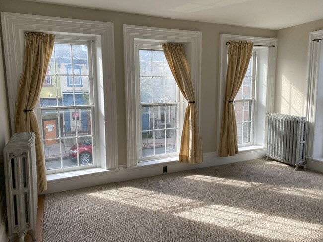 256 W Main St, Unit 2nd Floor