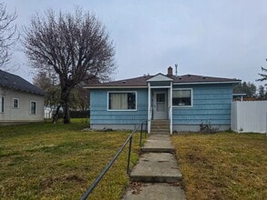 635 S Cedar St in Colville, WA - Building Photo - Building Photo