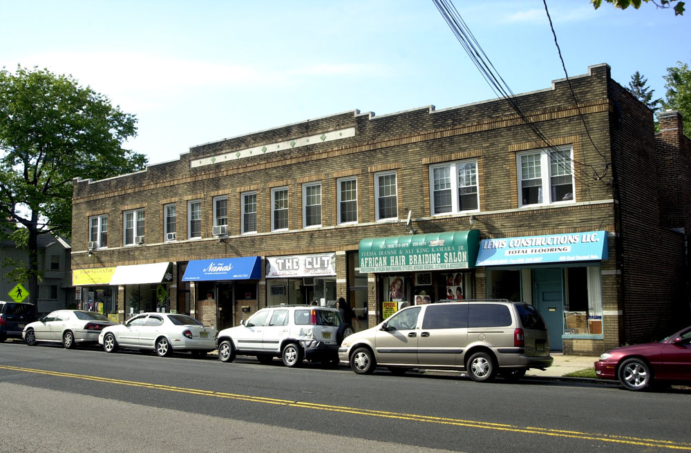 401-407 W 2nd Ave in Roselle, NJ - Building Photo