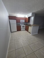11441 NW 42nd St in Coral Springs, FL - Building Photo