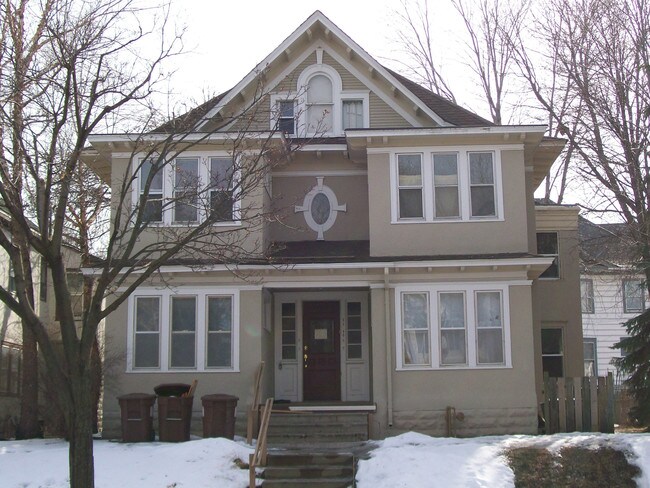 90 Winifred St W in St. Paul, MN - Foto de edificio - Building Photo