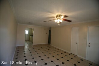 16806 Castile Ave in Panama City Beach, FL - Foto de edificio - Building Photo