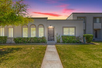 5913 E Thomas Rd in Scottsdale, AZ - Building Photo - Building Photo
