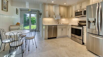 99 Fordham Rd in Southampton, NY - Building Photo - Building Photo