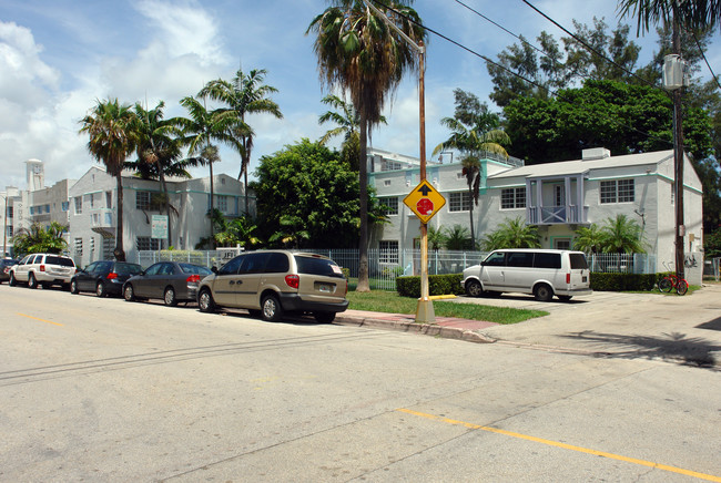 541 13th St in Miami Beach, FL - Foto de edificio - Building Photo