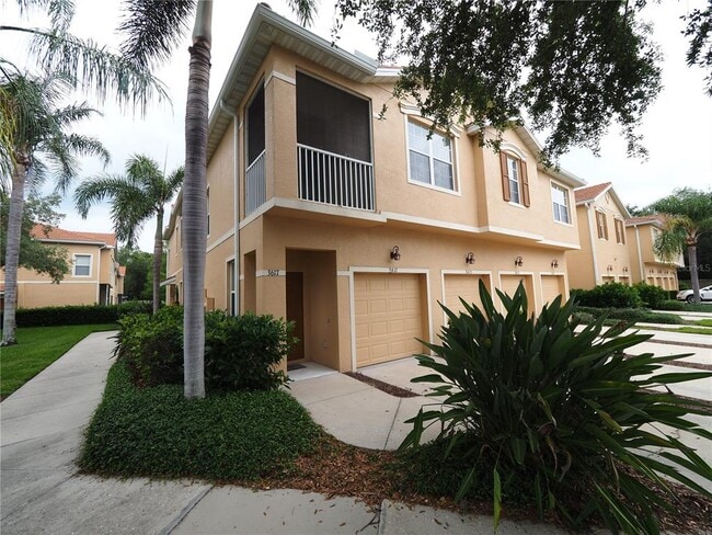 property at 3617 Parkridge Cir