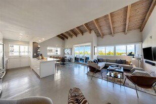 50 Ocean Ln Dr, Unit PH603 in Key Biscayne, FL - Building Photo