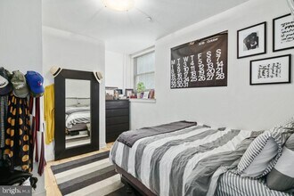 427 Monroe St in Philadelphia, PA - Building Photo - Building Photo