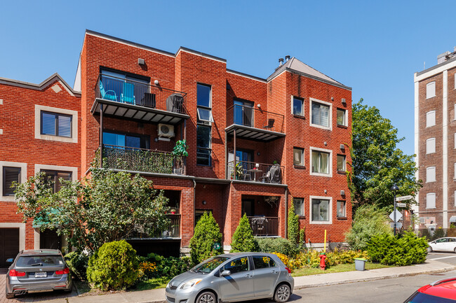 232 Georges-Vanier Boul in Montréal, QC - Building Photo - Building Photo