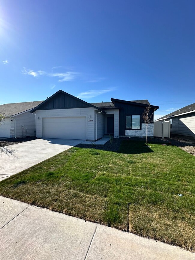 2233 W Trout Lily St in Kuna, ID - Building Photo - Building Photo