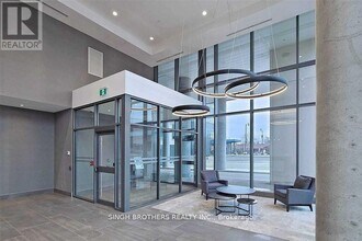 15 Lynch St in Brampton, ON - Building Photo - Building Photo