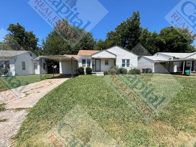 property at 4641 SE 20th St