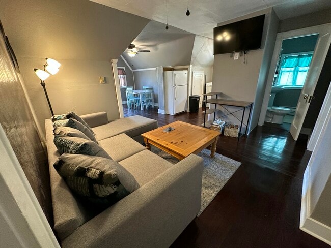 property at 1601 Hinkson Ave