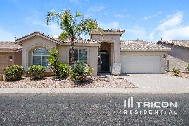 property at 3424 N Saffron