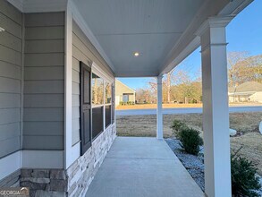 214 N Dogwood St in Villa Rica, GA - Foto de edificio - Building Photo