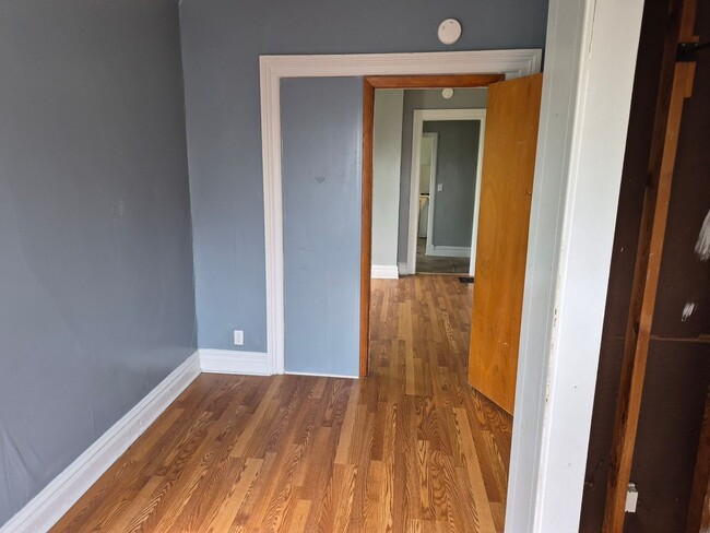 227 Douglas Ave in Kalamazoo, MI - Building Photo - Building Photo